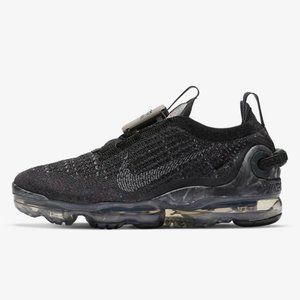 NIB Black Nike Air Vapormax 2020 Flyknit, 4Y
